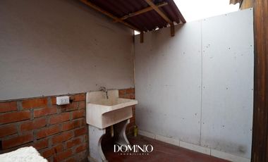 Casa en  zona comercial