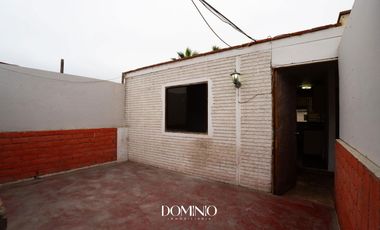 Casa en  zona comercial
