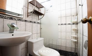 Casa en  zona comercial