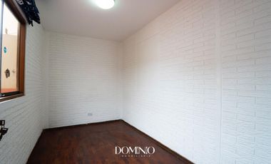 Casa en  zona comercial