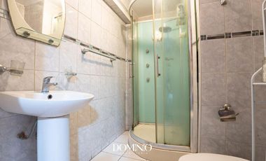 Casa en  zona comercial