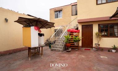 Casa en  zona comercial