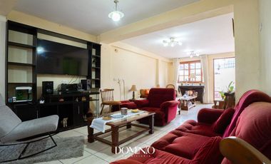 Casa en  zona comercial