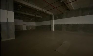 ARRAIJAN / WESTLAND MALL / LOCAL COMERCIAL / 465M / PLANTA BAJA