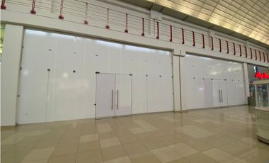 ARRAIJAN / WESTLAND MALL / LOCAL COMERCIAL / 465M / PLANTA BAJA