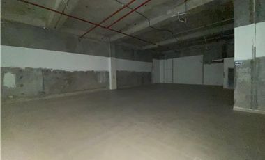 ARRAIJAN / WESTLAND MALL / LOCAL COMERCIAL / 465M / PLANTA BAJA