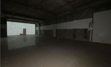 ARRAIJAN / WESTLAND MALL / LOCAL COMERCIAL / 465M / PLANTA BAJA