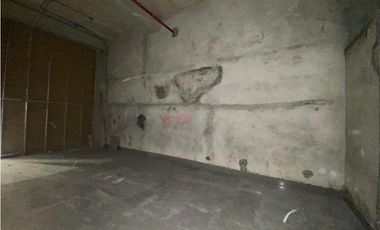 ARRAIJAN / WESTLAND MALL / LOCAL COMERCIAL / 60M / PLANTA BAJA