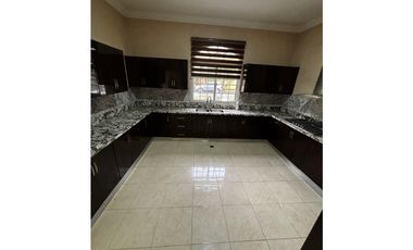 CENTENNIAL / RAINFOREST VILLAGE / 1340M / 3 HABITACION /1 PLANTA