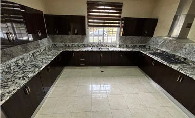 CENTENNIAL / RAINFOREST VILLAGE / 1340M / 3 HABITACION /1 PLANTA