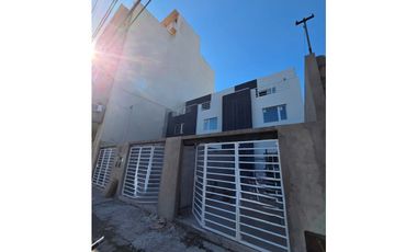 VENTA TRIPLEX 4 AMB OPORTUNIDAD