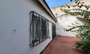 Casa 4 Ambientes VENTA Villa Sarmiento Gran Patio