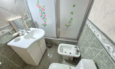 Casa 4 Ambientes VENTA Villa Sarmiento Gran Patio