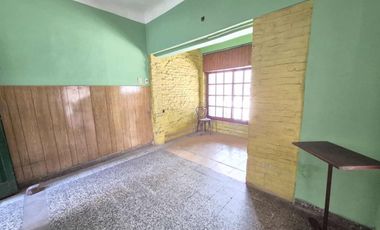 Casa 4 Ambientes VENTA Villa Sarmiento Gran Patio
