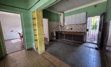 Casa 4 Ambientes VENTA Villa Sarmiento Gran Patio