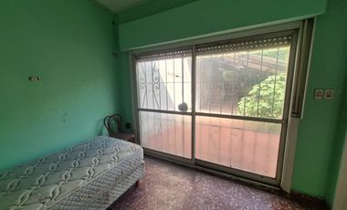 Casa 4 Ambientes VENTA Villa Sarmiento Gran Patio