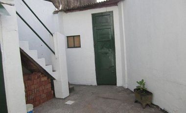 Venta casa/Local, sobre Lote 110m2 en Barracas