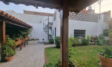 VENTA CASA 4 AMBIENTES VILLA LYNCH PATIO COCHERA