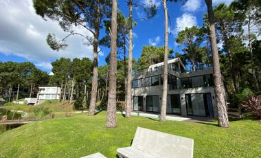CASA VENTA VILLA ROBLES BARRIO ALBATROS