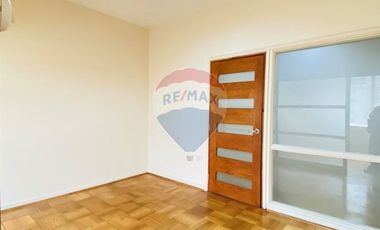 VENTA OFICINA EN MONEDA 2 PRIVADOS 2BAÑOS