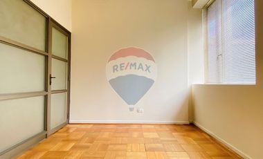 VENTA OFICINA EN MONEDA 2 PRIVADOS 2BAÑOS