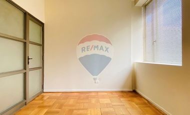 VENTA OFICINA EN MONEDA 2 PRIVADOS 2BAÑOS