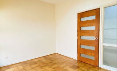 VENTA OFICINA EN MONEDA 2 PRIVADOS 2BAÑOS