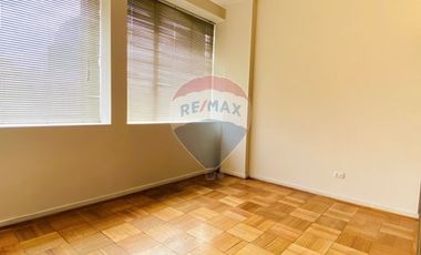 VENTA OFICINA EN MONEDA 2 PRIVADOS 2BAÑOS