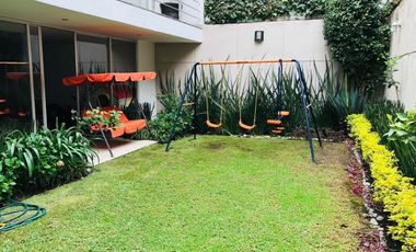 Moderna casa a la venta en Lomas Anáhuac.