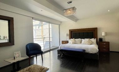 Moderna casa a la venta en Lomas Anáhuac.