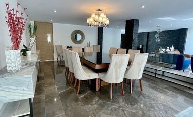 Moderna casa a la venta en Lomas Anáhuac.