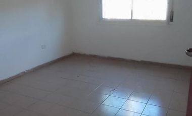 Casa en alquiler 3 ambientes - Malvinas Argentinas