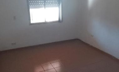 Casa en alquiler 3 ambientes - Malvinas Argentinas
