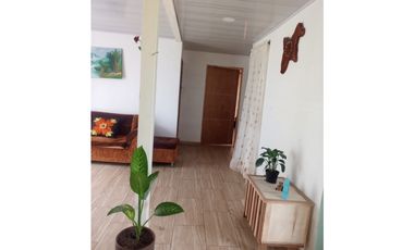 SE VENDE VENDE  O PERMUTA CASA CAMPESTRE A 5 MINUTOS DE ULLOA