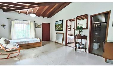 Vendo amplia casa de descanso en Copacabana en unidad cerrada