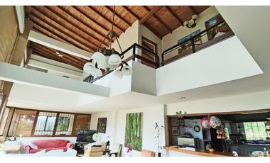 Vendo amplia casa de descanso en Copacabana en unidad cerrada