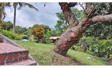 Vendo amplia casa de descanso en Copacabana en unidad cerrada