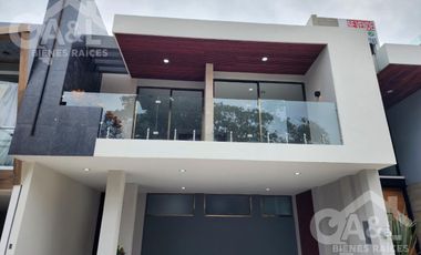 Casa en Venta en Fraccionamiento Paseo de la Reina