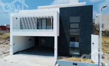 Casa en Venta Recamara en Planta Baja  Fraccionamiento Privado