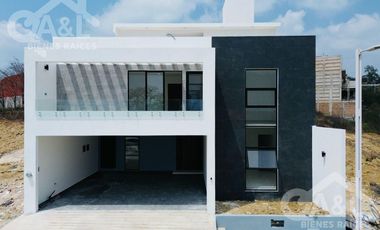 Casa en Venta Recamara en Planta Baja  Fraccionamiento Privado