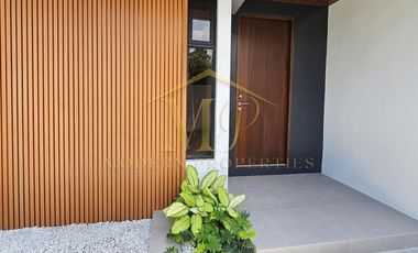 5BR MODERN RFO CORNER HOUSE WITH POOL FOR SALE IN ANGELES CITY, PAMPANGA