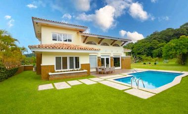 SE VENDE VILLA LUJOSA DE 4 REC.AMUEBLADA EN TUCAN COUNTRY CLUB(VL4L)