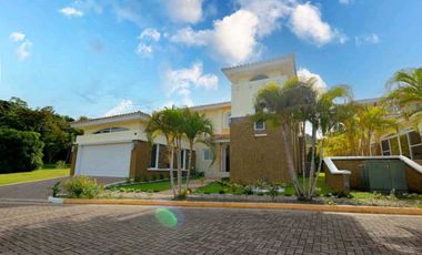 SE VENDE VILLA LUJOSA DE 4 REC.AMUEBLADA EN TUCAN COUNTRY CLUB(VL4L)