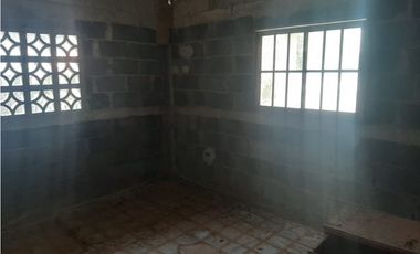 SE VENDE CASA LOS HATILLOS DE PESÉ