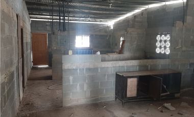 SE VENDE CASA LOS HATILLOS DE PESÉ