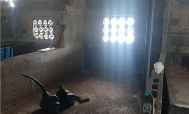 SE VENDE CASA LOS HATILLOS DE PESÉ