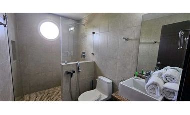 SE ALQUILA MODERNO APARTAMENTO DE 2 REC.EN COCOLI