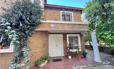 VENTA CASA 4 DORMITORIOS C/PILETA B° LAS ROSAS CORDOBA