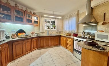 VENTA CASA 4 DORMITORIOS C/PILETA B° LAS ROSAS CORDOBA