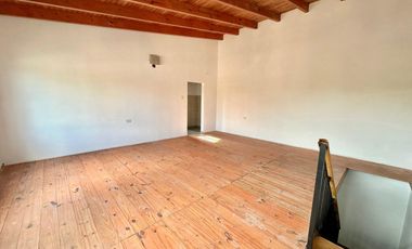 VENTA Casa con patio verde y 2 dormitorios